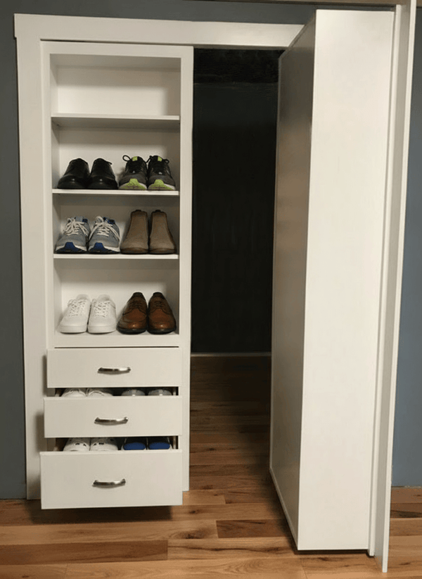 Hidden bedroom organizer door